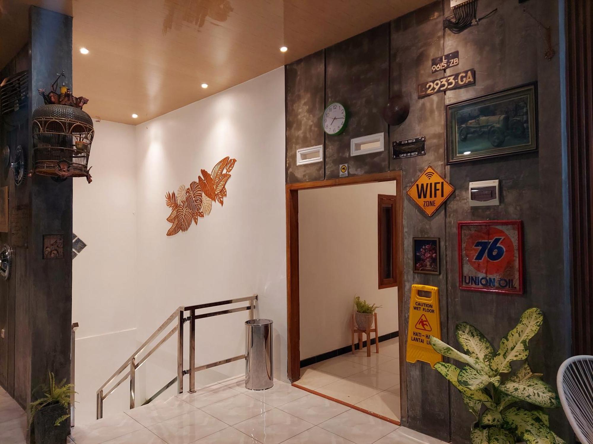 Urbanview Hotel Sakura Kampung Inggris Pare By Reddoorz Bagian luar foto